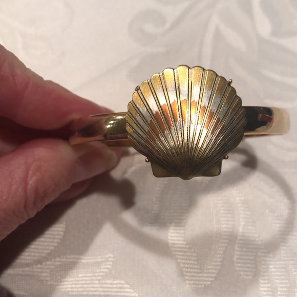 Reed & Barton Damascene Clam Shell Set - Picture 3 of 9